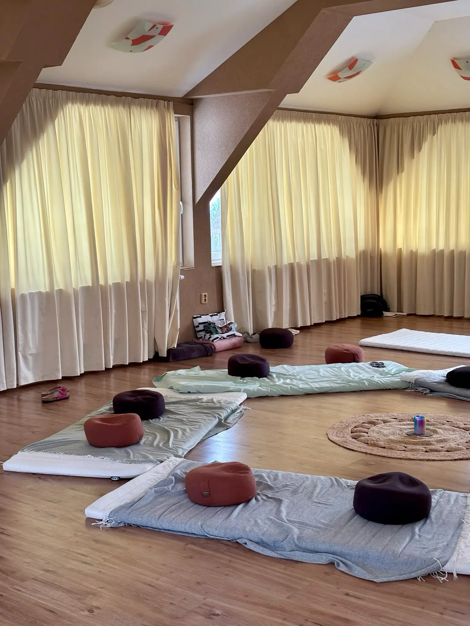 Sál Hotelu Allvet připravený na seminář